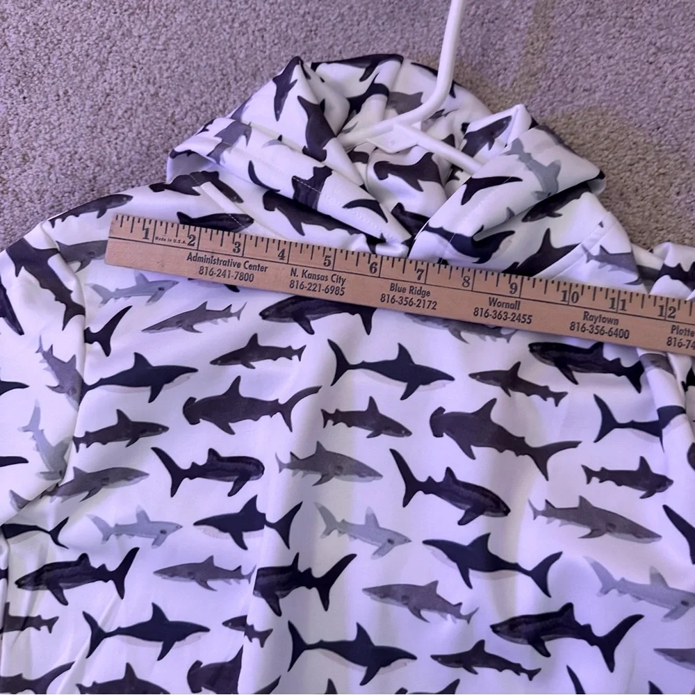 NEW Shark Pattern Lightweight Hoodie Great for Boys and Girls‎ Size XLarge